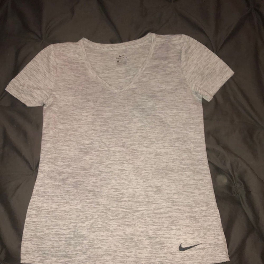 Nike dri-fit v neck. Med. never worn